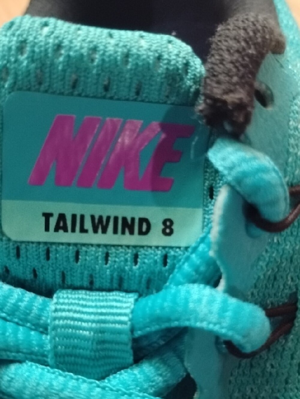 Nike Tailwind 8 Women's Running Shoes - Teal with Pink Logo - Picture 4 of 8